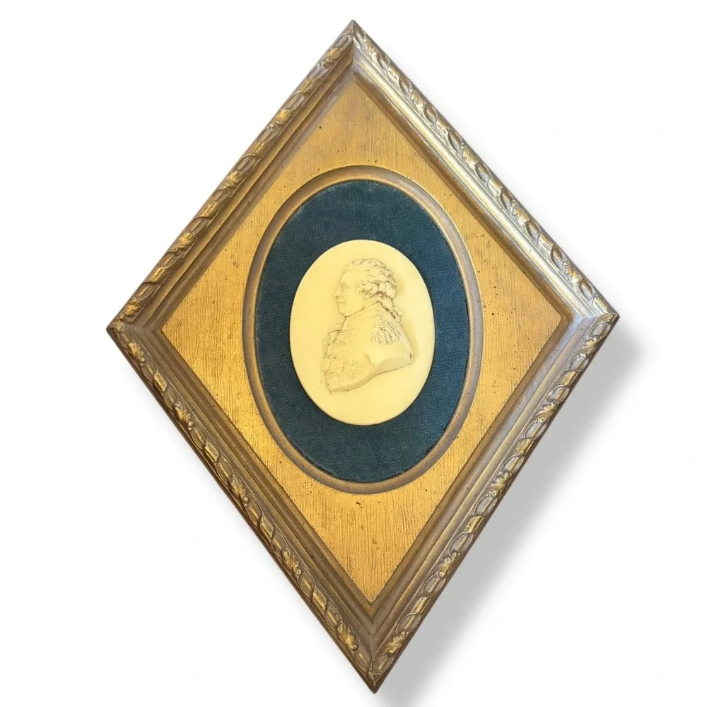 Homco Regency Oval Cameo Male Portrait Green Velvet Backing Diamond Frame‎ 14x11
